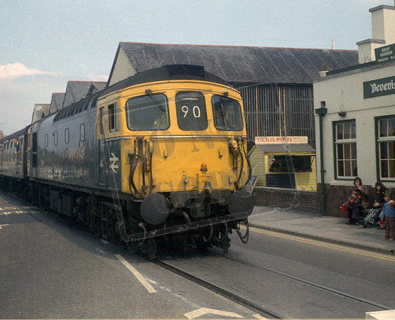 33111 1976 Weymouth Quay