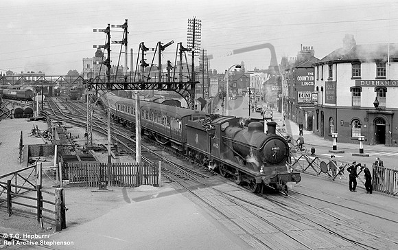 64405 1950s Lincoln Central
