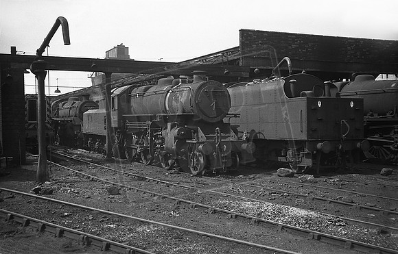 43001 1967 Stoke shed