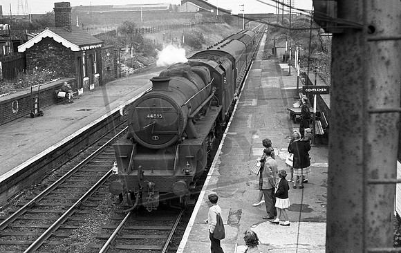 44895 1964-09-26 Bradley Fold near Bury
