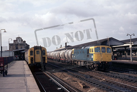 33019 1975 Reading