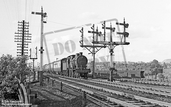 40550 1950s where - is it Treeton Junction?