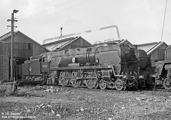 34042 1964-09-12 Eastleigh shed