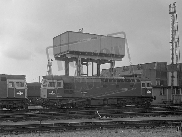 33052 1981-10 Bristol Bath Road