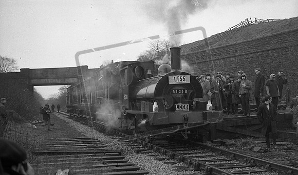 51218 1967-02-19 Broadley station LCGB LYR Pug railtour-ROneg-1612-488-325