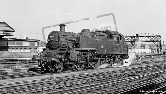 82029 1964-10-10 Clapham Junction