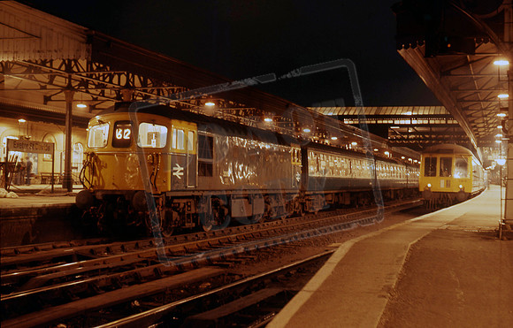 33107 1977-03-05 Exeter