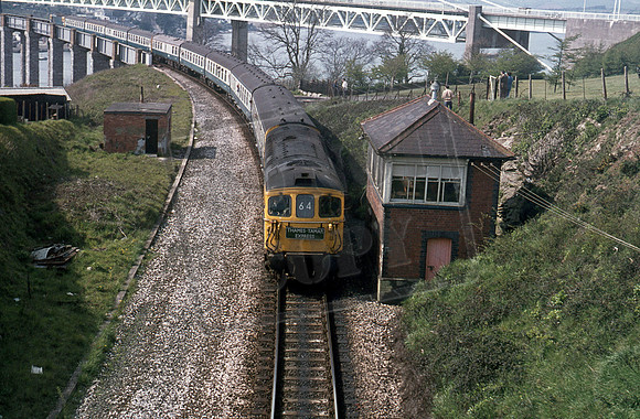 33104 1977-04-16 Royal Albert Bridge