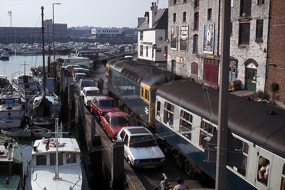 33118 1977 Weymouth Quay