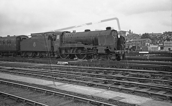30912 1961-08-25 Clapham Junction