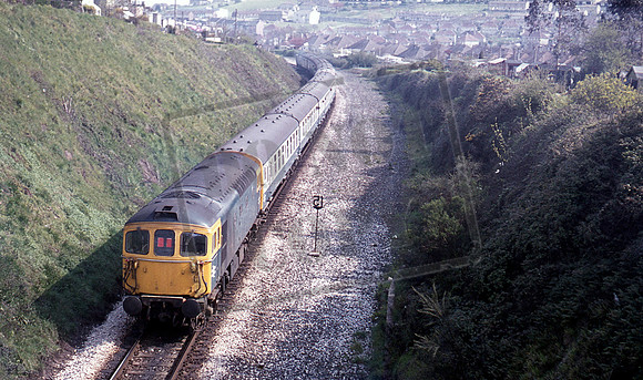 33104 1977-04-16 St Budeaux Ferry Road