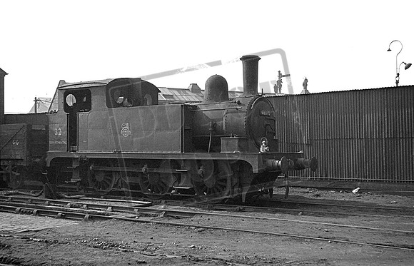 68370 Departmental 32 1950s Stratford