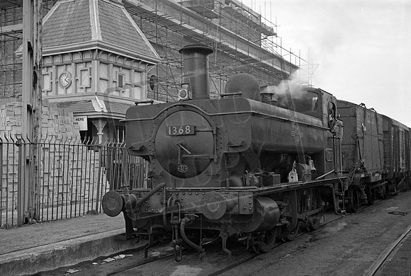 1368 1959 Weymouth Quay Station
