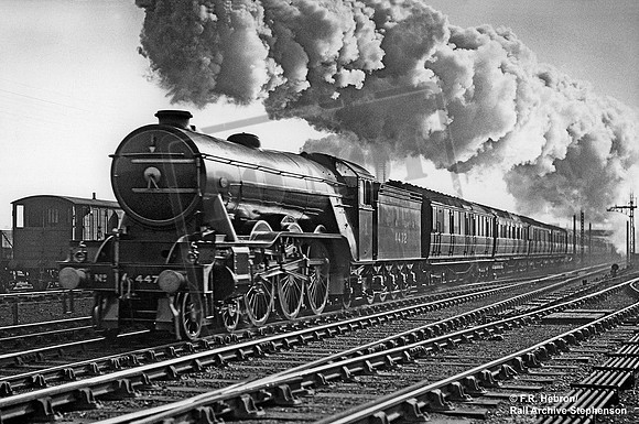 4472 1925 Wood Green