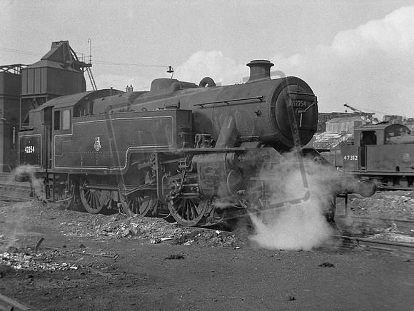 42254 1957-03-23 Plaistow