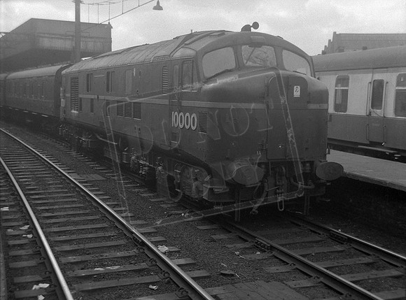 10000 1960c London Euston