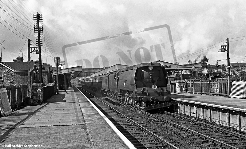 Rail-Online | Merchant Navy 4-6-2 | 35024 1958c Templecombe