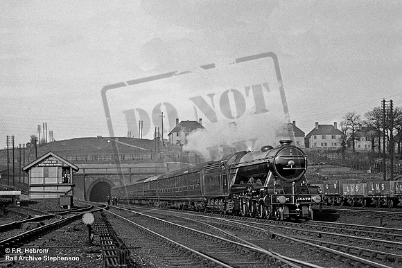 4472 1925 Wood Green