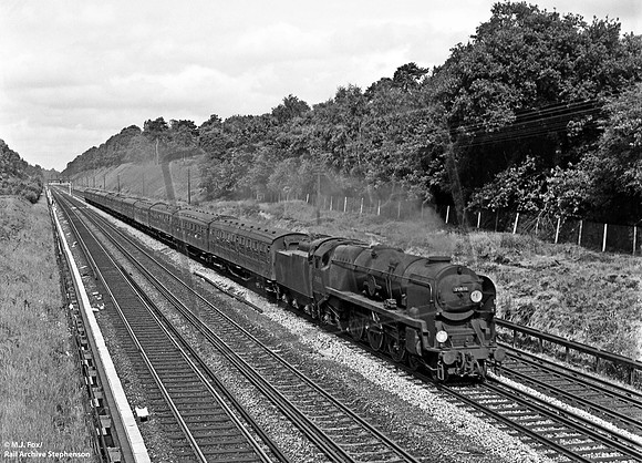 35030 1966-06-11 Pirbright