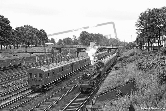 EMU 4708 1964-05-08 Clapham Junction