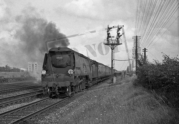 34043  1950s near Basingstoke