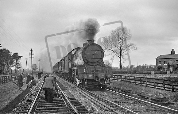 2759 1940s Strensall Common Lane Crossing