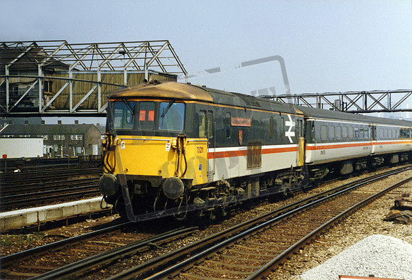 73211 1989-05-04 Clapham Junction
