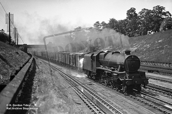 5558 1935 Bushey