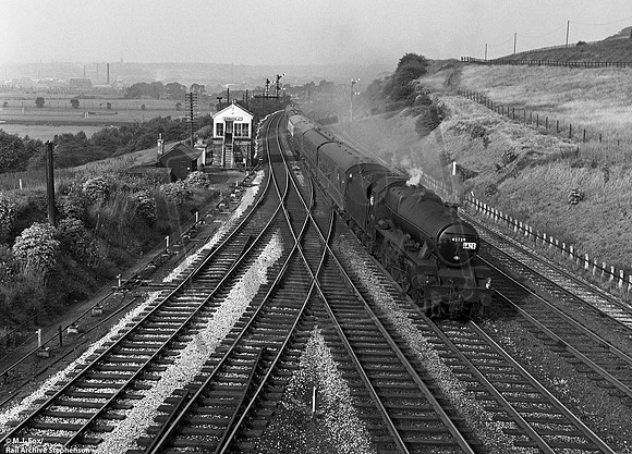 45739 1966-08-06 Huddersfield