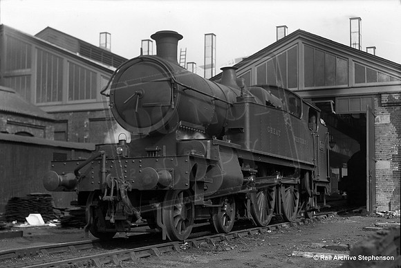 2221 1920s  Reading shed