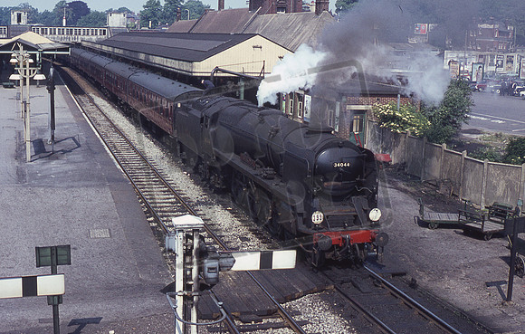 34044 1965-06-11 Southampton