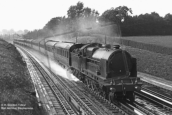 5910 HGT 1930c Castlethorpe