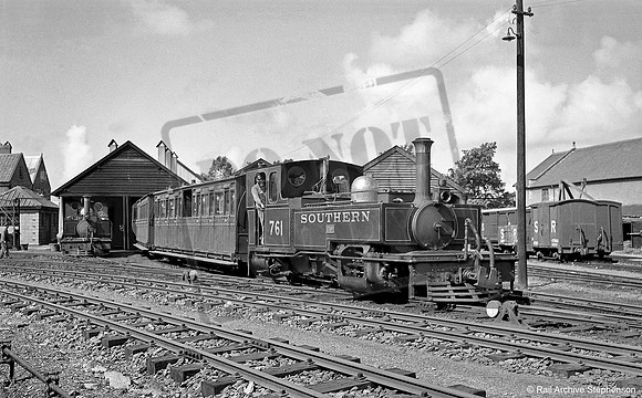 L&BLR 761 Taw 1935-09-02 Barnstaple shed