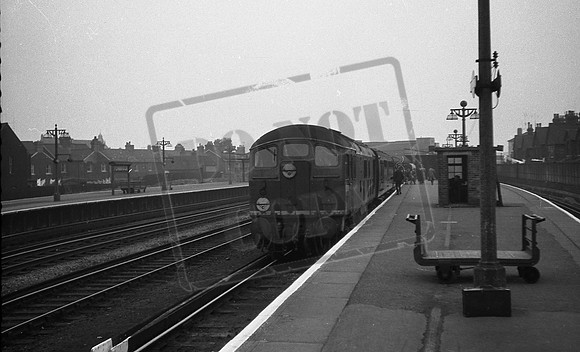 D50xx 1960c Tonbridge-ROneg-014