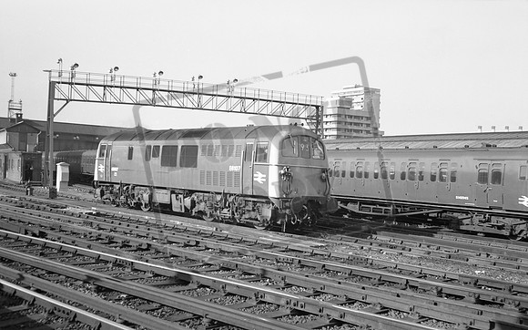 E6107 1970s Clapham Junction