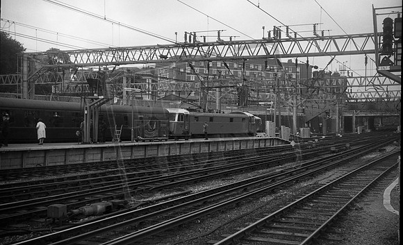 E3057 1966-07-26 London Euston-ROneg-1803-190