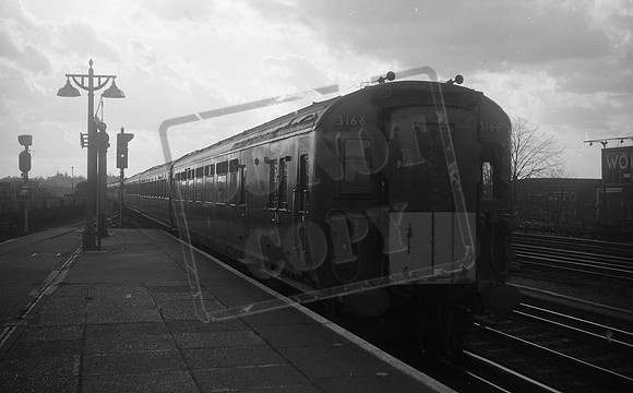 EMU 3166 1967-03-28 Woking-ROneg-1803-207