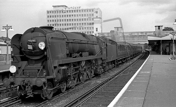 34046 1964 Surbiton