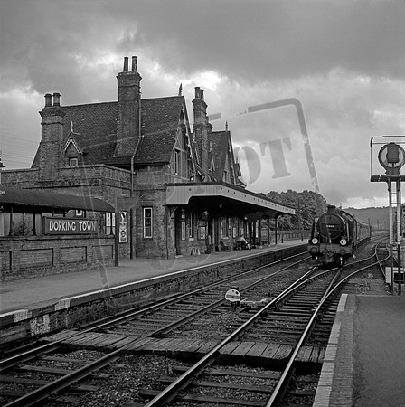31800 1963-07-09 Dorking Town