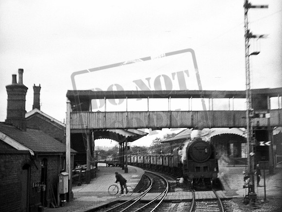 92088 1966 Uttoxeter station