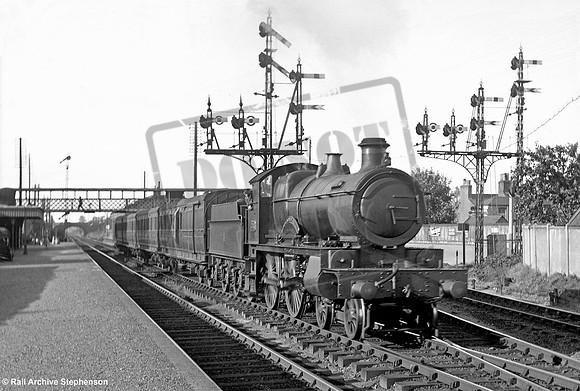 3813 1920s St Denys