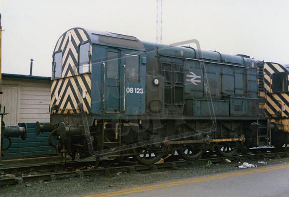 08123 1984-11-18 Crewe TMD