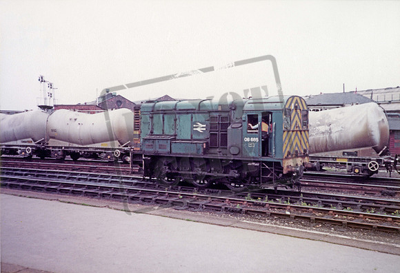 08685 1982-06-08 Derby station