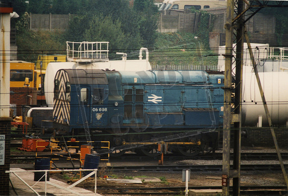 08698 1998-09-25 Bescot TMD