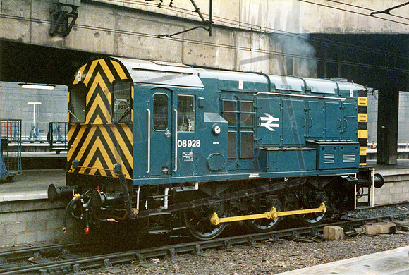 08928 1983-11-16 New Street