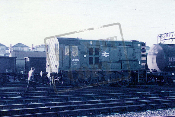08689 1982-12-17 Bescot Yard