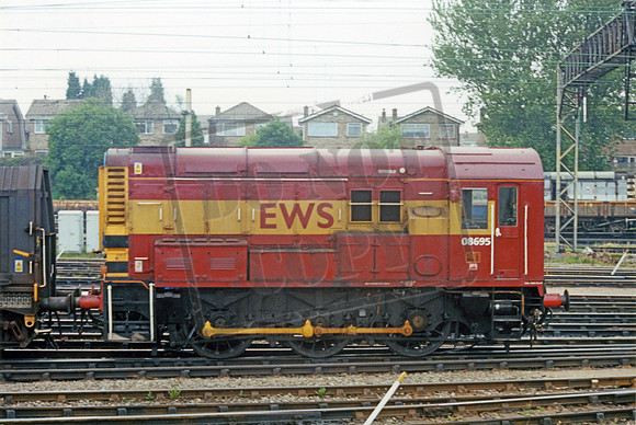 08695 2000-05-05 Bescot TMD