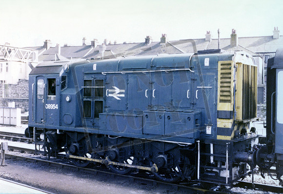 08954 1982-03-11 Plymouth North Road station