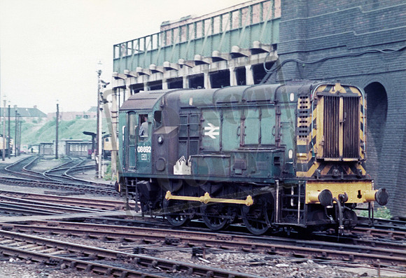 08692 1982-06-09 Leicester