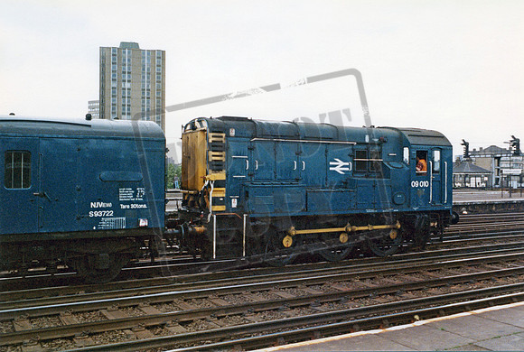 09010 1984-06-13 Clapham Junction